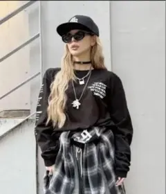 CHANEL♡ 2023ホリデー限 定CCロゴチャーム2点セット