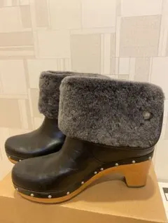 UGG ファー付き ショートブーツ