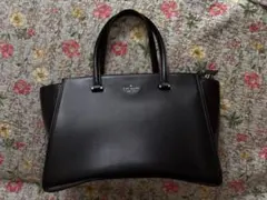 ★美品！ケイトスペード　黒トートバッグ　新社会人　大学　就活