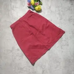 赤 ひざ丈スカート