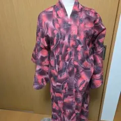 ピンクと黒地のペイズリー模様 着物　洋風個性的 しつけ糸付き