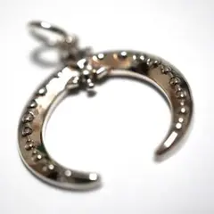 牙にトライバル模様を刻んだシルバー925ペンダントトップ 特別な