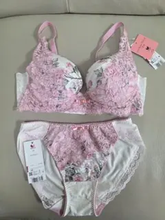 新品タグ付き】Wacoal ブラ＆ショーツB70 M 花柄 レース - メルカリ