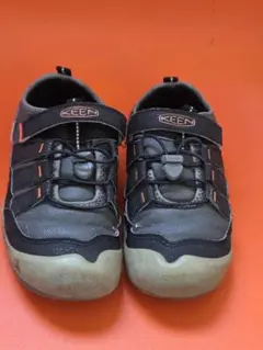 keen キーン　キッズ　スニーカー　21cm アウトドア　黒　グレー