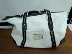 カステルバジャックのボストンバッグ