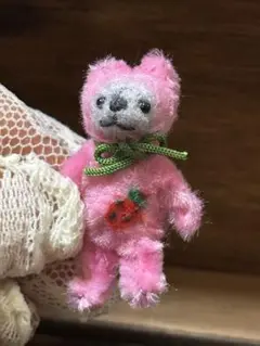 ③いちごくまさん　モールベア　ミニチュア　ハンドメイド　モールアート