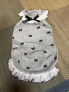 リボン柄フリル犬服 グレー