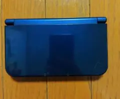 New Nintendo 3DSLL メタリックブルー (液晶漏れ有)※ソフト付