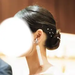 【美品】エレガント タッセルイヤリング（ホワイト／ビーズ×メタル）