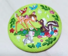ディズニー　刺繍缶バッジ　バンビ
