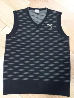 新品未使用PUMA Vネックベスト ブラック/グレー M