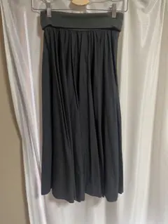 To b. by agnes b. のスカート