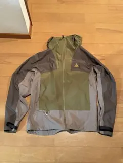 Nike ACGマウンテンパーカー オリーブグリーン/グレー