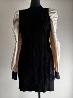 ケーブルニットミニドレス 黒とアイボリー