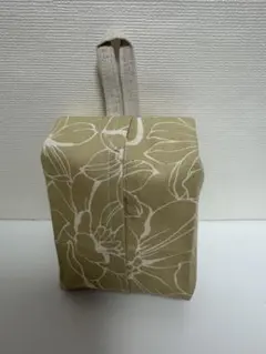 ハンドメイド　ハーフサイズティッシュカバー　大きな花柄　北欧風