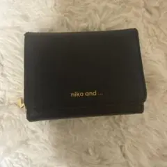 niko and ブラック三つ折り財布