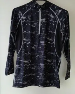 ハーフジップ長袖フィットネスウェア 黒白 ワークマン 男女兼用 美品