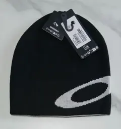 新品未使用タグ付き】OAKLEY ニット帽 ビーニー リバーシブル - メルカリ
