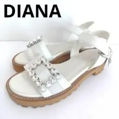 22 DIANA サンダル 白 ビジュー 厚底 フラットシューズ ストラップのサムネイル