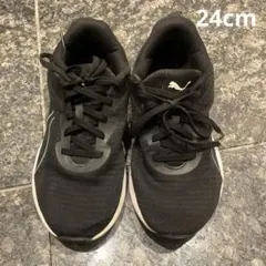 ブラックスニーカー24