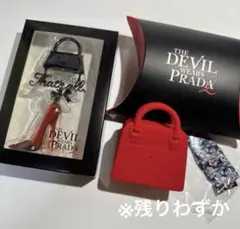 プラダを着た悪魔2 ポップコーン ゴールドハイヒールチャーム レッド