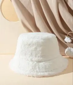 白ファジー素材バケットハット