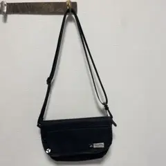 ブラック ショルダーバッグ