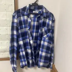 BEAMS 青と白のチェック柄長袖シャツ