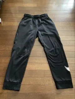 Nike Dri-FIT ブラックパンツ キッズ　Mサイズ　140 150