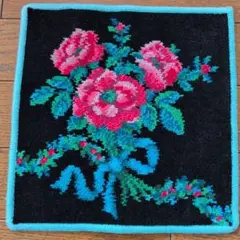 フェイラー、ブルー枠、黒地、花柄ハンカチ