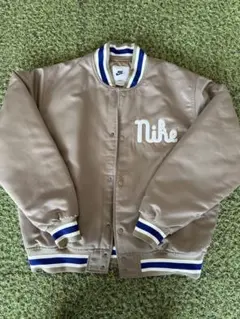 Nike スタジャン　ベージュ