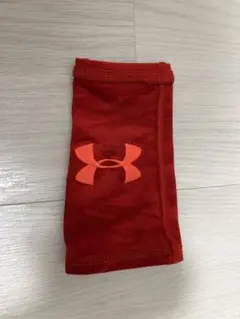 Under Armour 迷彩柄リストバンド レッド