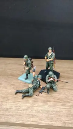 ミリタリーフィギュア3体セット Vikondo-男性用のミリタリーフィギュア,軍隊のおもちゃ,1/18米,特殊銃