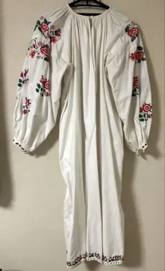 【中古・難あり】ウクライナ刺繍ワンピースのサムネイル