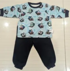 トーマス　パジャマ　ユニクロ　キルト　90センチ 冬物　男の子