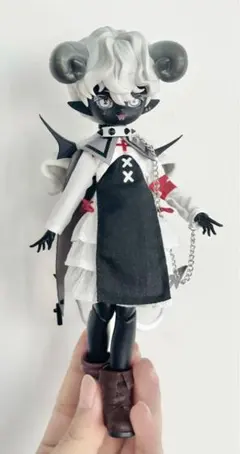 悪魔角