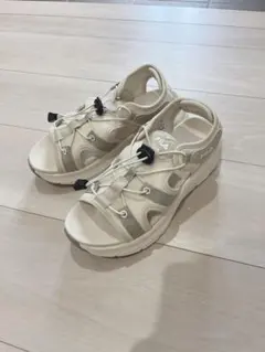 【完売品】 厚底サンダル Creare2 （ベージュ)FILA フィラ 白のサムネイル