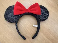 ディズニー ミニーマウス カチューシャ　スパンコール　赤リボン