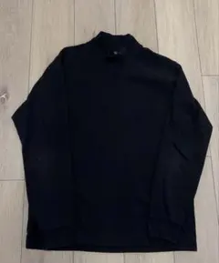 ユニクロ　UNIQLO 黒の長袖　ハイネック　カットソー