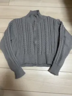 グレー ケーブル編み 長袖セーター