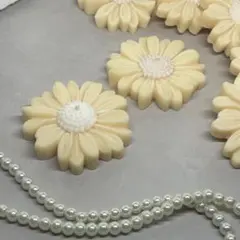 フローティングキャンドル　インテリア　ハンドメイド　花　キャンドル　マーガレット