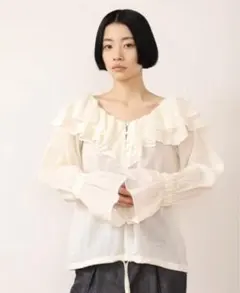 CASA FLINE＊カーサフライン＊フリルブラウスのサムネイル
