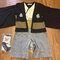 お値下げ❤️袴風ロンパース❤️90cm❤️靴下おまけ付きのサムネイル