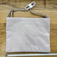 Daily russet 薄ピンク エンボスショルダーバッグ