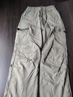 ベージュ カーゴパンツ 多ポケット