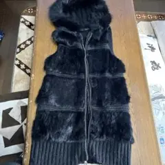 Adonisis フード付きブラックファーベスト