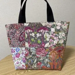 ハンドメイド　リバティタナローンパッチワークトートバッグ