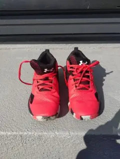 UNDER ARMOUR スニーカー レッド ブラック