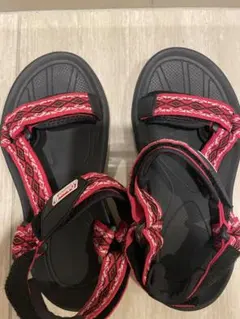 【1000円均一】Coleman キッズ サンダル レッド ブラック