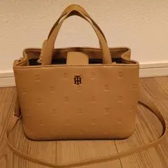 【トミーフィルフィガー】ショルダーバッグ　ベージュ